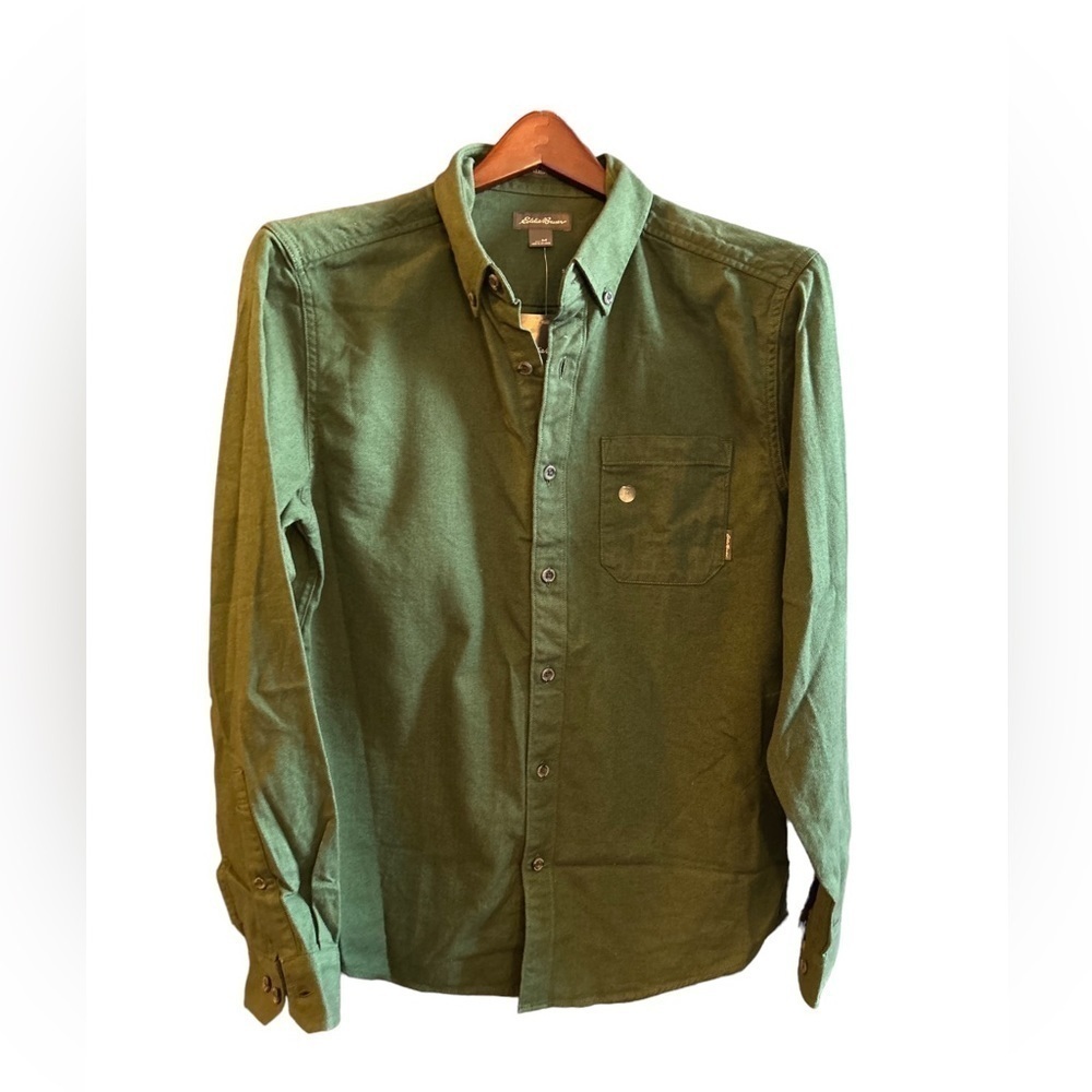 Eddie‎ Bauer green  Long Sleeve Button Down Shirt Size M